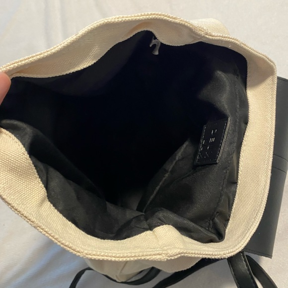 Small canvas backpack ‘purse’ with vinyl details - Picture 5 of 5